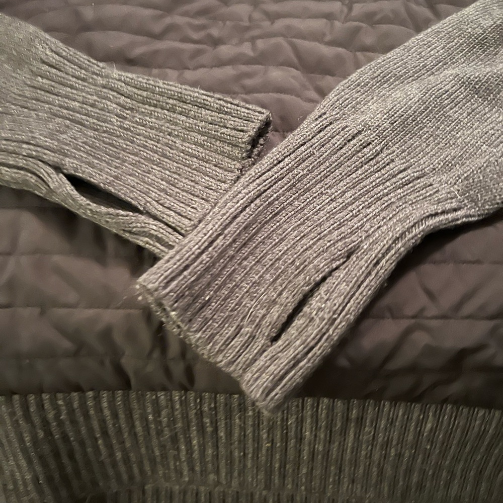 Pullover - Picture 3 of 3